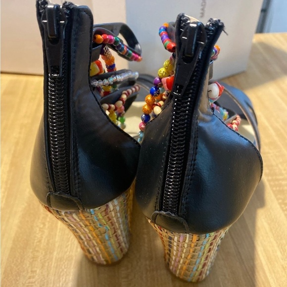 Women's Wedge Sandals With Pearls Across The Top Platform Sandals NIB size 9 - Picture 10 of 12
